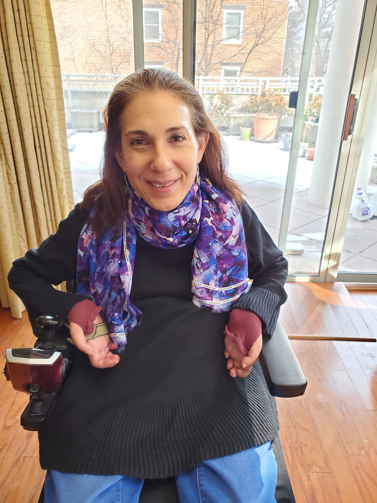 Sheri decided to start the week with some inspiration by wearing a beautiful scarf from her sister, 1-22.
